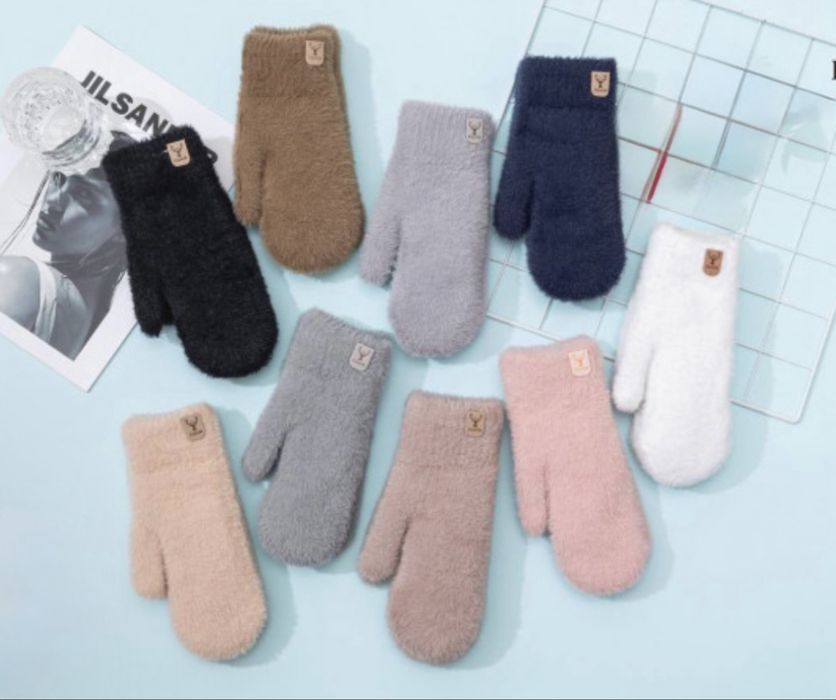 Теплі жіночі варіжки