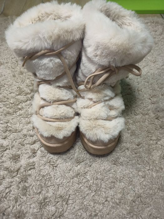 Дуже стильні жіночі ботинки