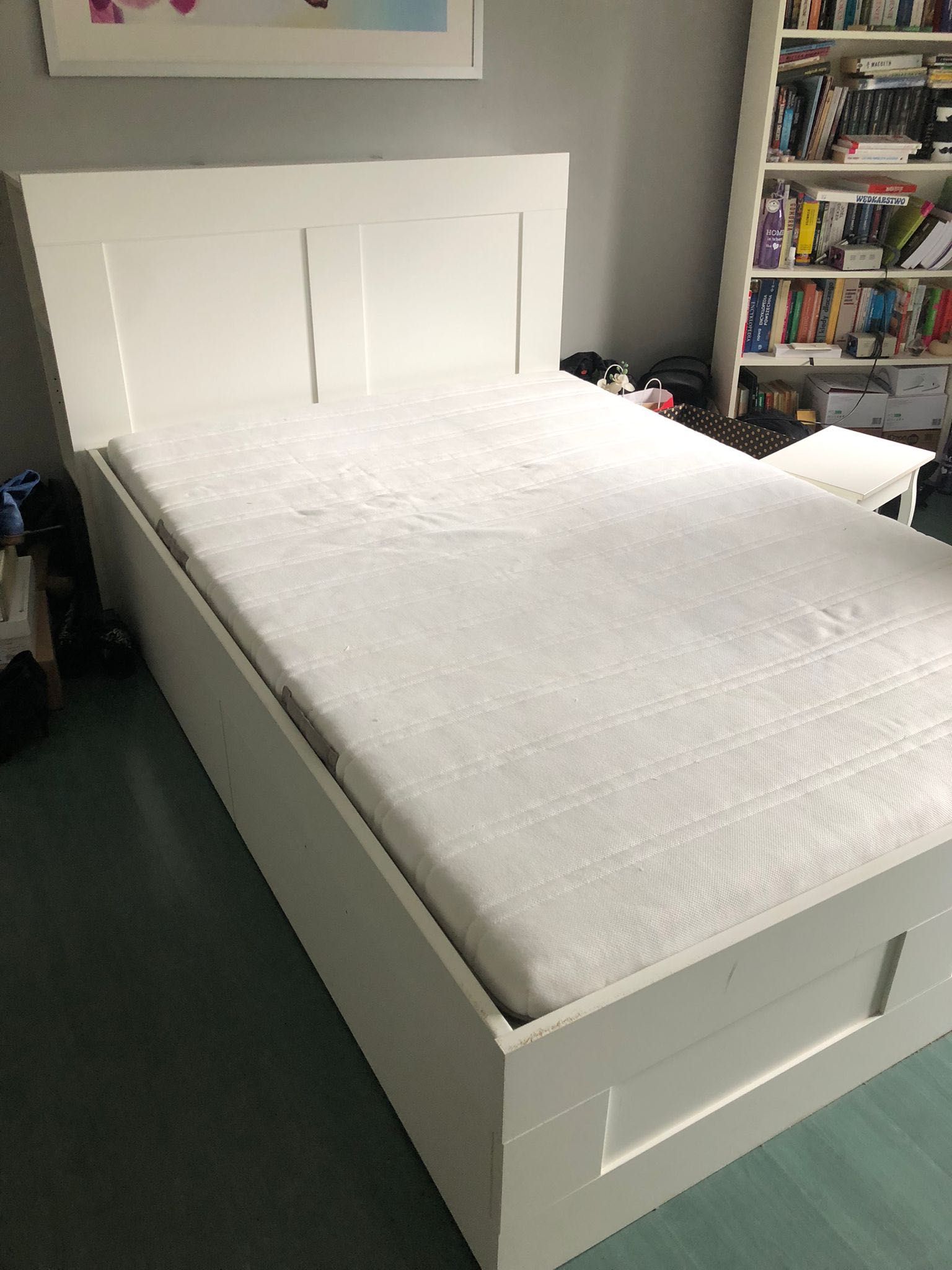 Łóżko, materac i stelaż IKEA BRIMNES  z 4 pojemnikami i zagłówkiem