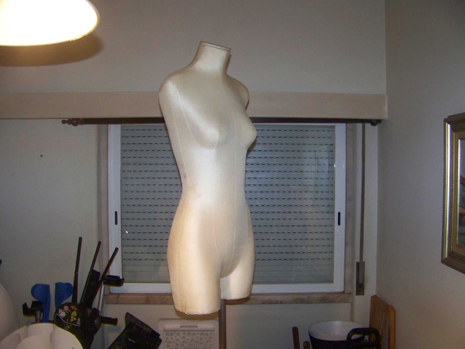 manequim busto com base em aço inoxidável