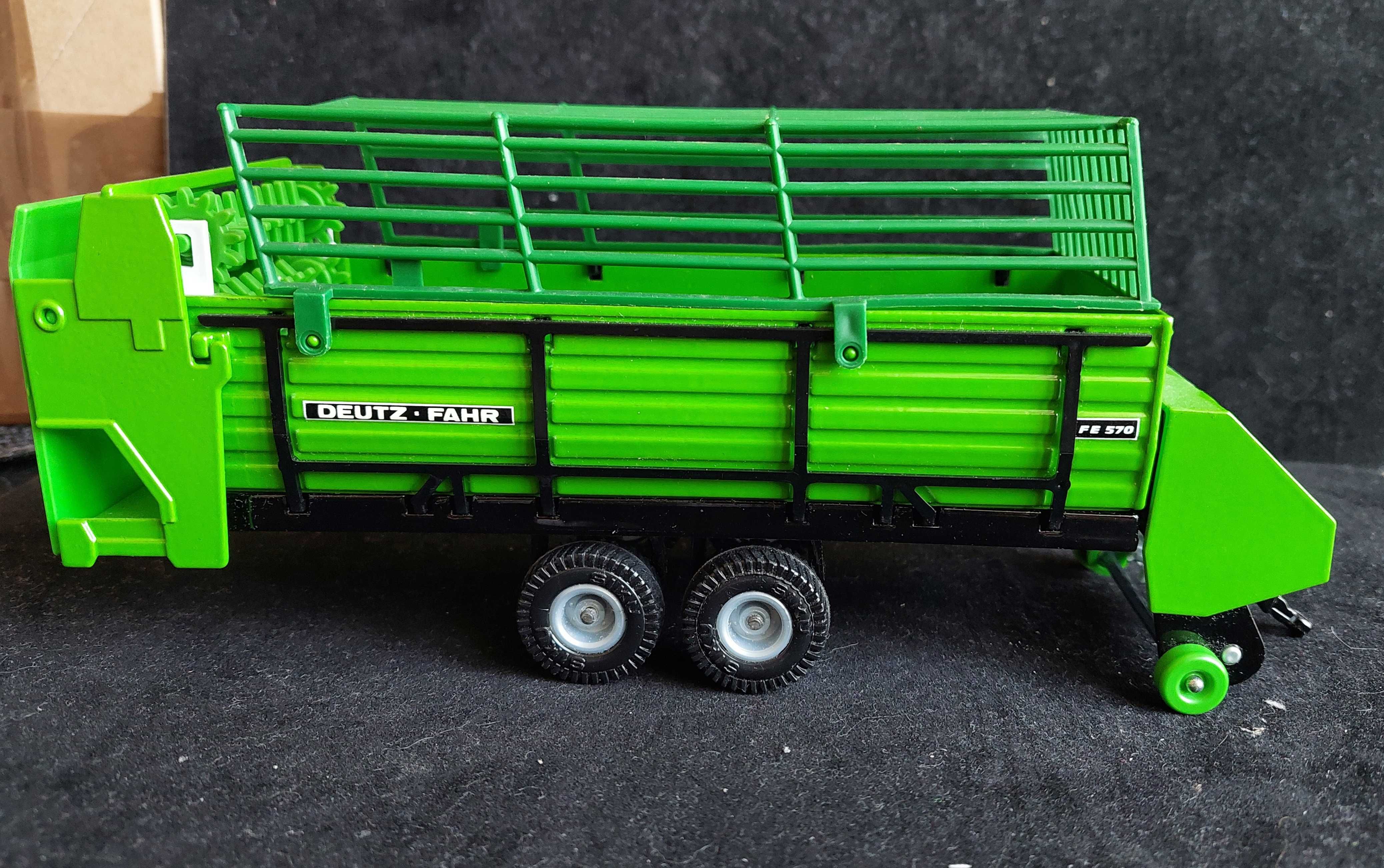 Siku 4453 Deutz Fahr Agrotron 235 z przyczepą Deutz Fahr  1:32