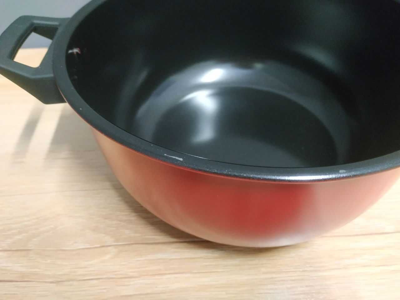Garnek 4L z Cedzakiem KitchenCraft Czerwony, Pokrywka z Sitem #6221