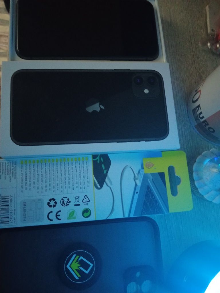 Vendo iPhone 11.