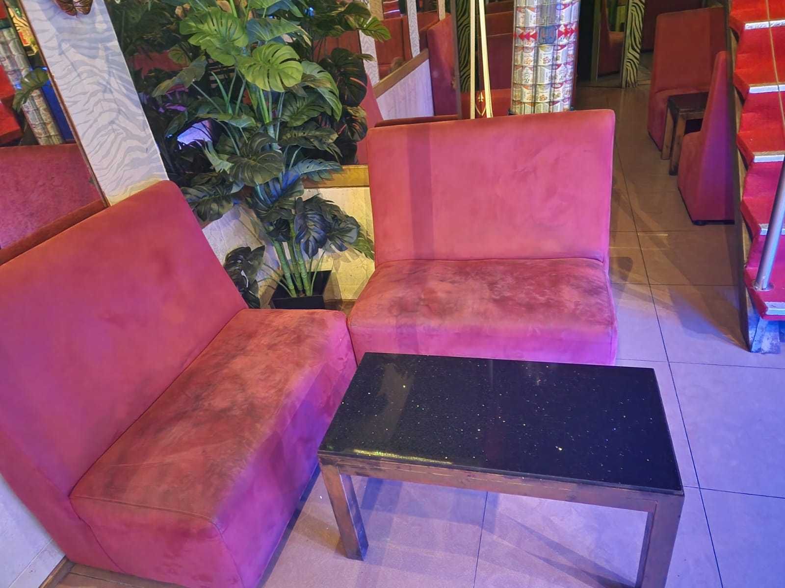 20 Sofas e 8 mesas