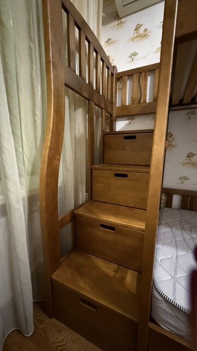 ТЕРМІНОВО ПРОДАМ ліжко дитяче двоярусне