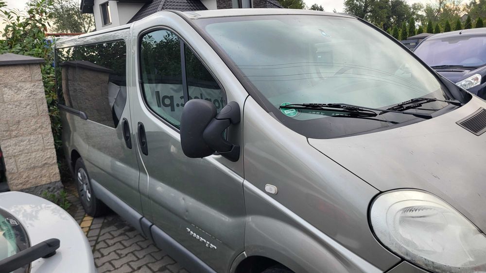 Wynajem Renault Trafic 9-osobowy