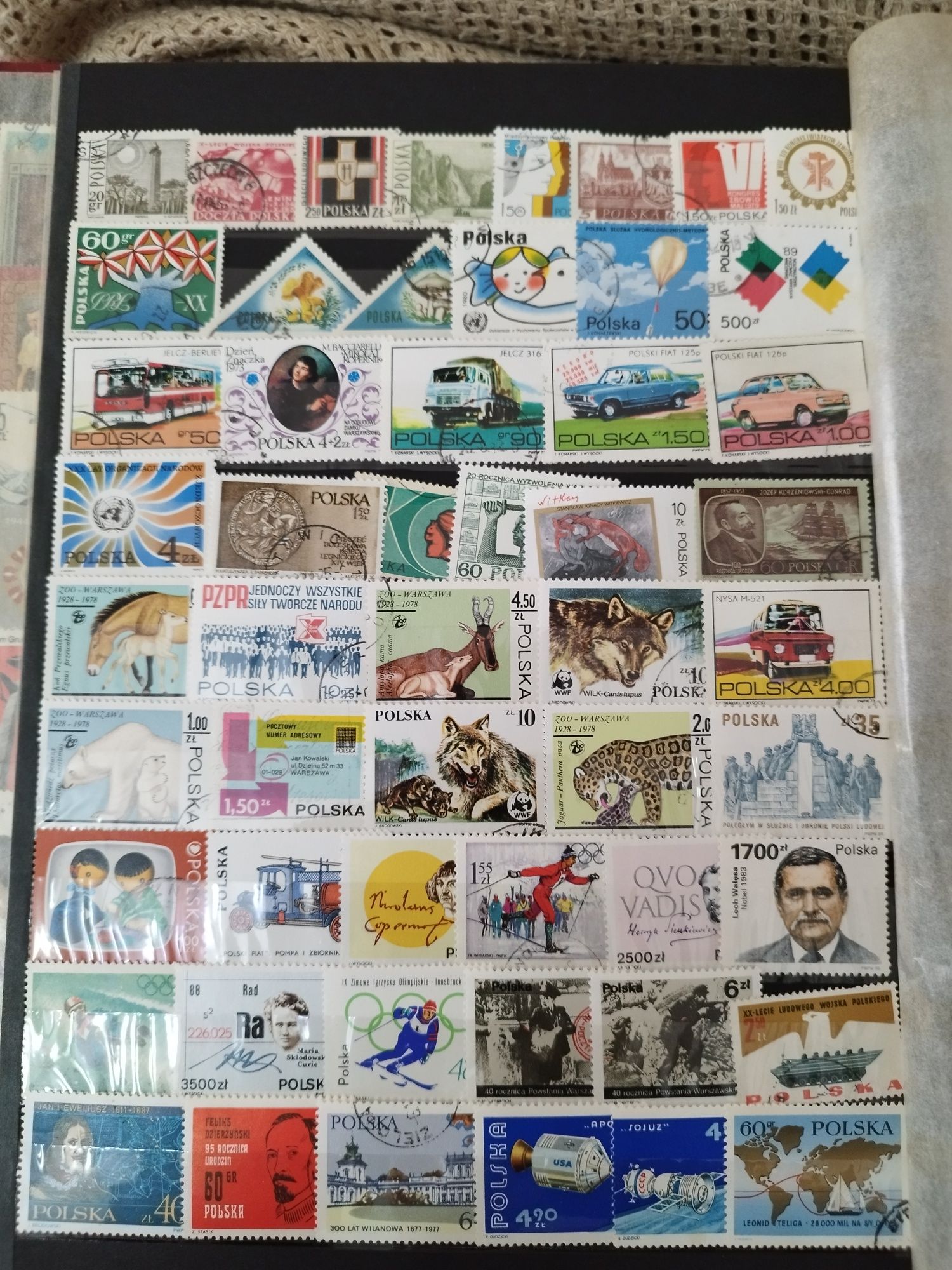 Classificador com 470 selos diferentes Polónia