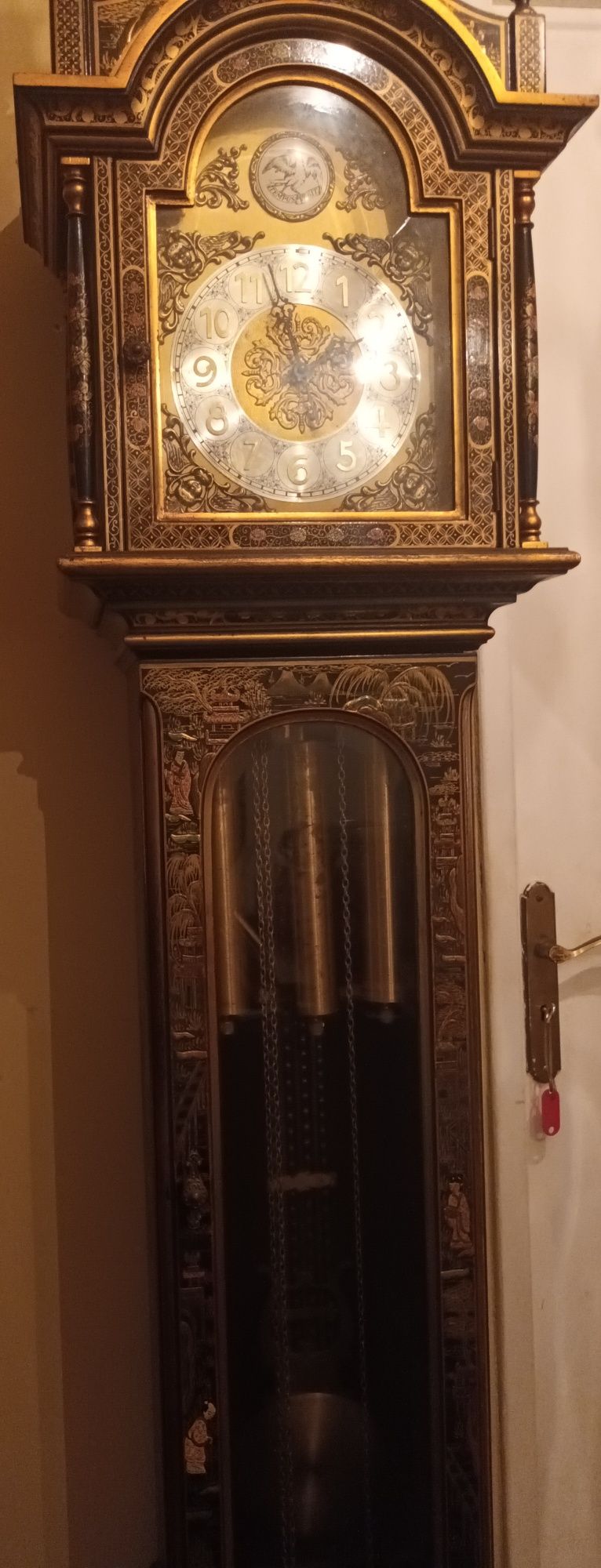 Relógio de Pé Antigo com Pendulos
