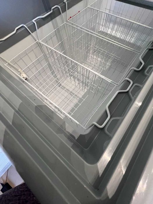 Zamrażarka skrzyniowa z płaską przeszkloną szybą