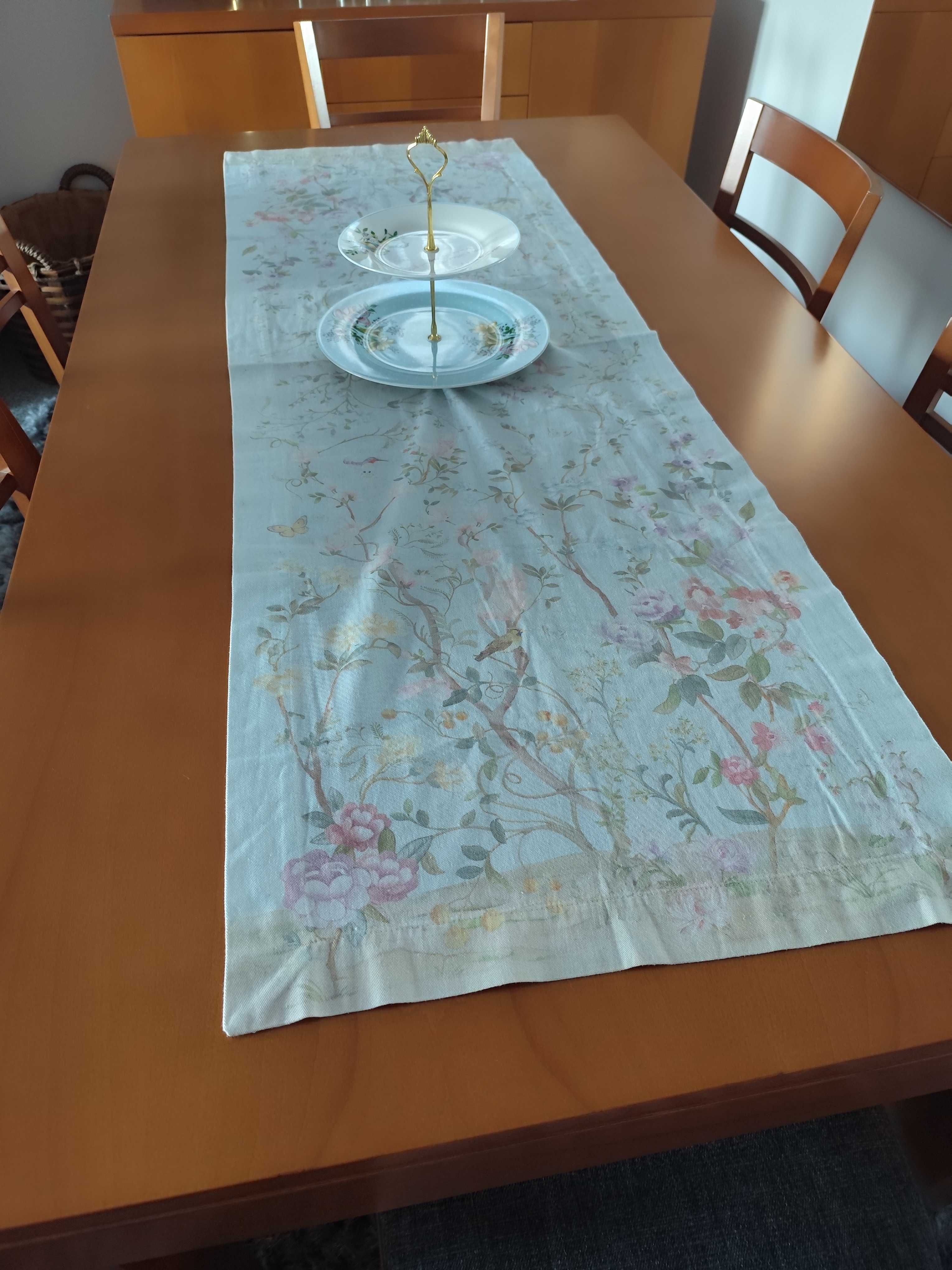 Mesa de sala de jantar extensível + 6 cadeiras