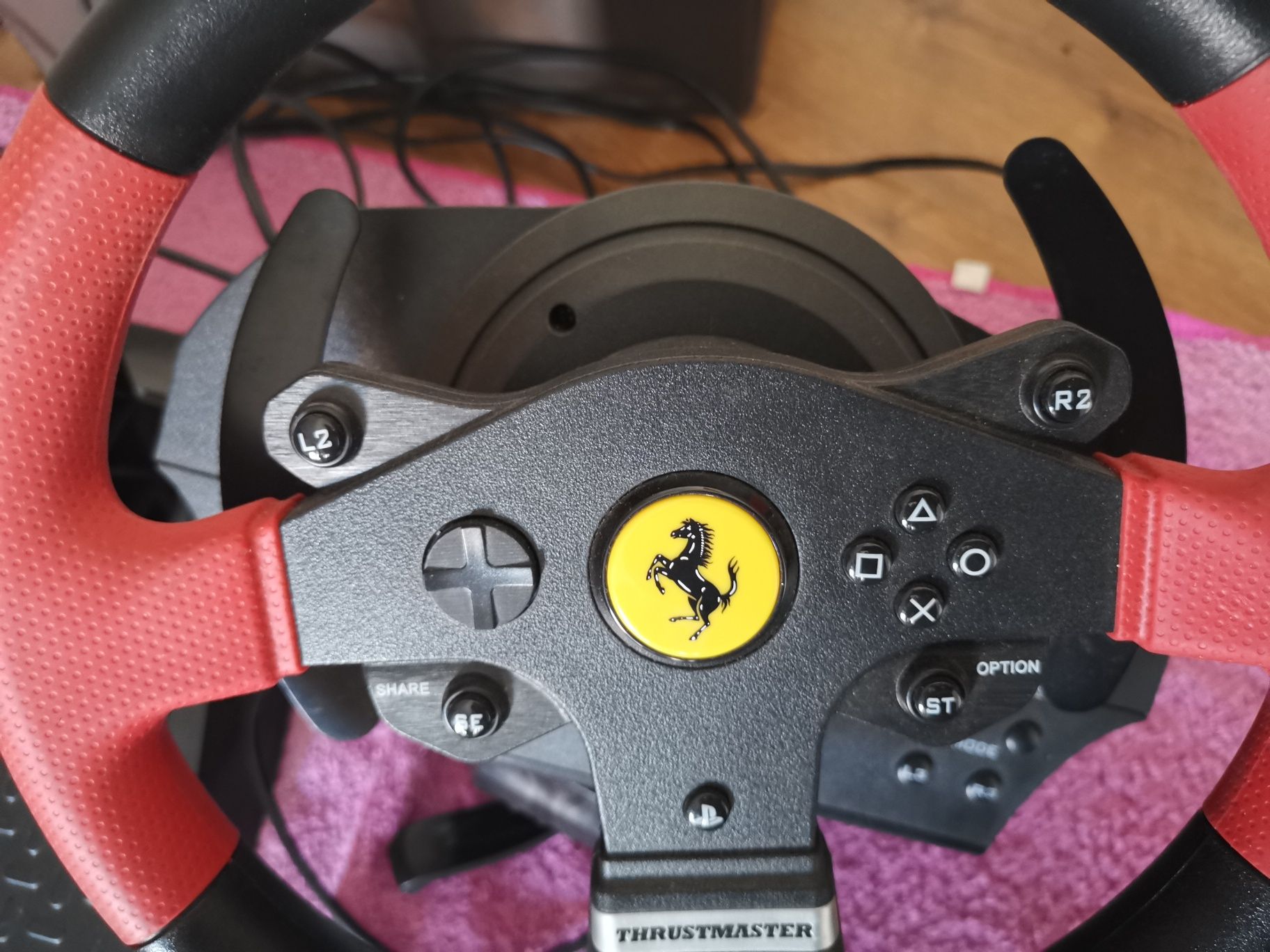 Volante Thrustmaster t150 Ferrari simulador de corrida! Tenho para ven