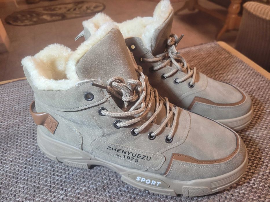 Piękne Nowe -buty zimowe rozmiar 44 duży rozmiar . zakup nietrafiony