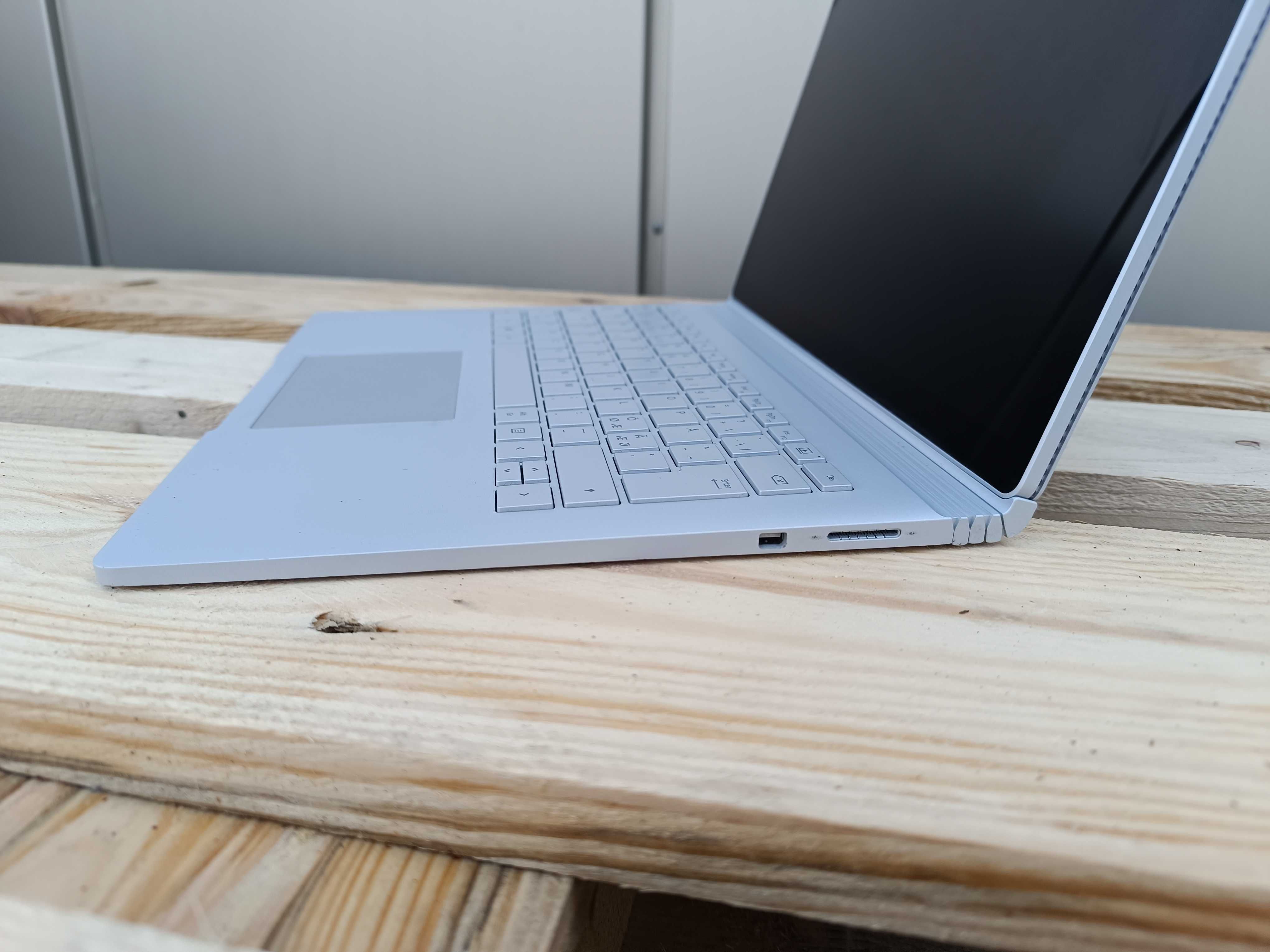 Сенсорний Ноутбук Microsoft Surface Book/i5-6300U/8/128/2K