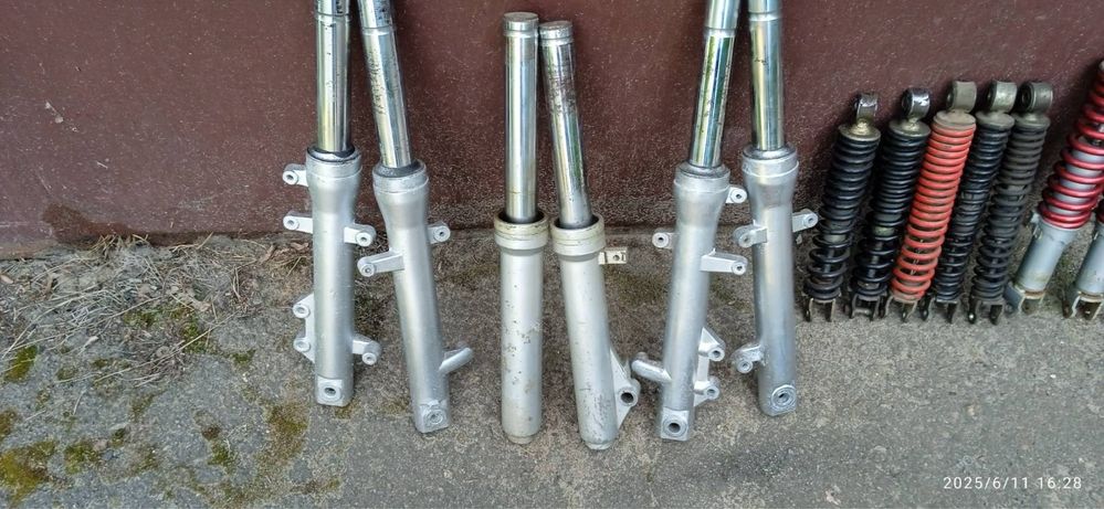 Продам амортизатор, перья, траверсы  для скутера