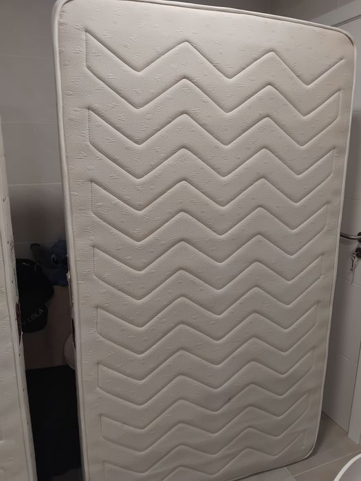 Colchões em muito bom estado