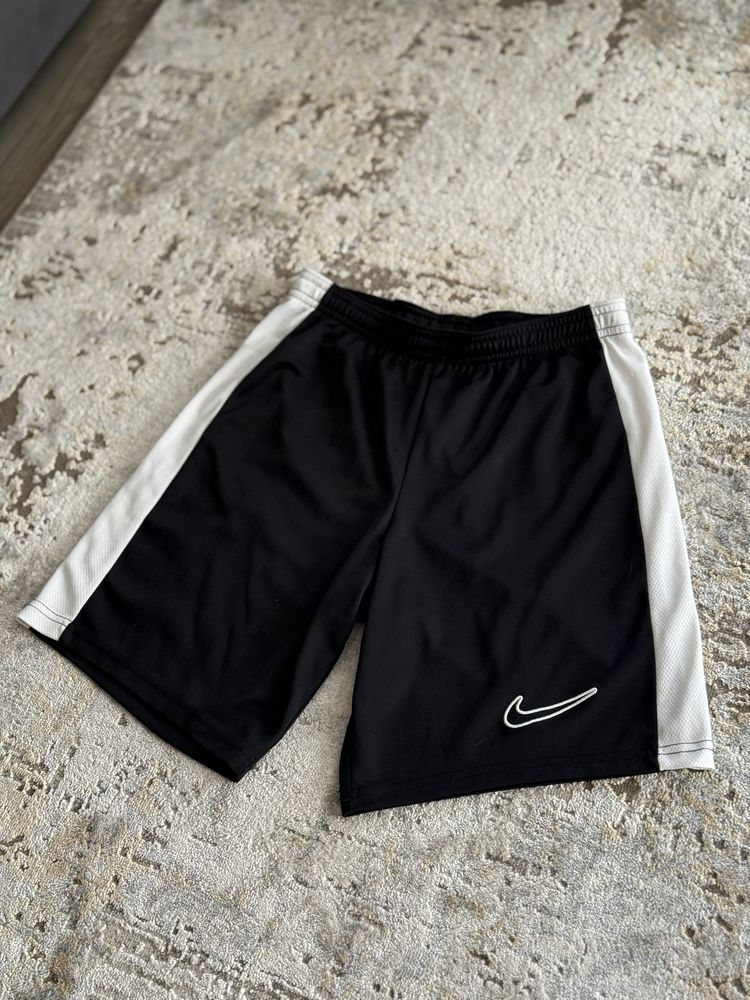 Шорти Nike розмір xs оригінал!