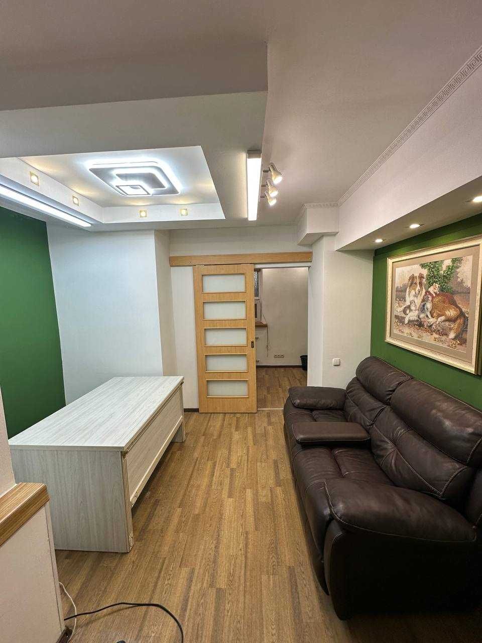 Продам приміщення 38,3 м2 в центрі вул. В.Мономаха Ремонт Меблі