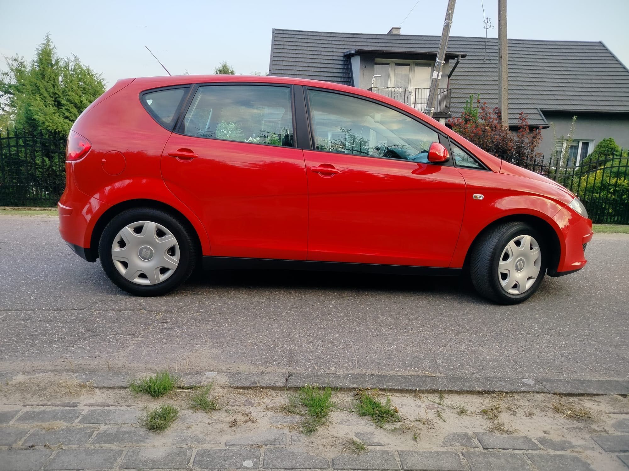 Seat Altea czerwony