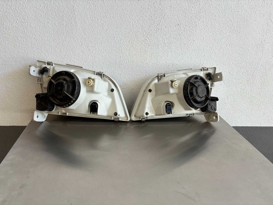 Óticas/Faróis Frontais Mitsubishi Space Star Plásticas