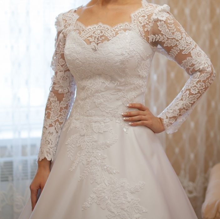 Весільна сукня біла