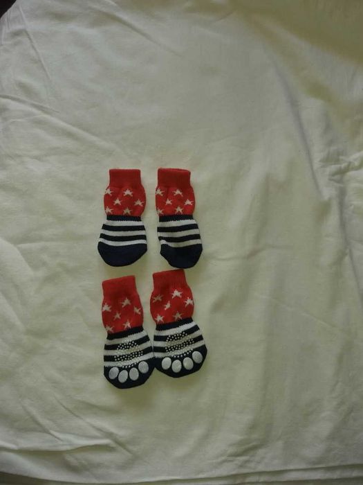 Продам плотные носочки для собак мелких пород