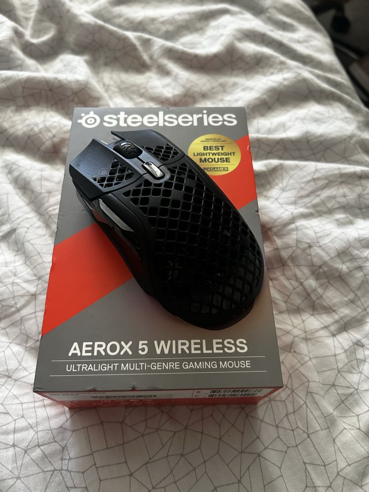 SteelSeries Aerox 5 Wireless – Gamingowa myszka bezprzewodowa