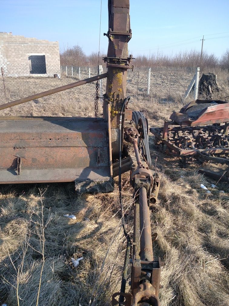 Комбайн кормозберальний КПІ-2,4