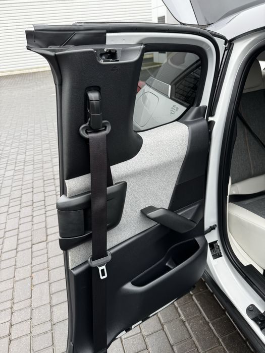 Mazda MX-30 2021 Електромобіль