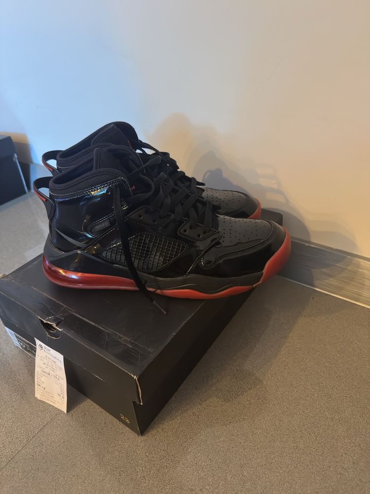 Nike Jordan Mars 270