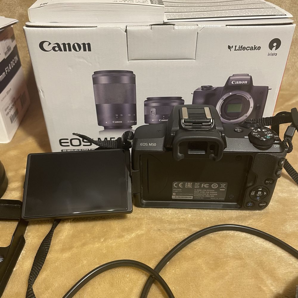 Canon M50 + Sigma C 56mm 1.4 + dodatki