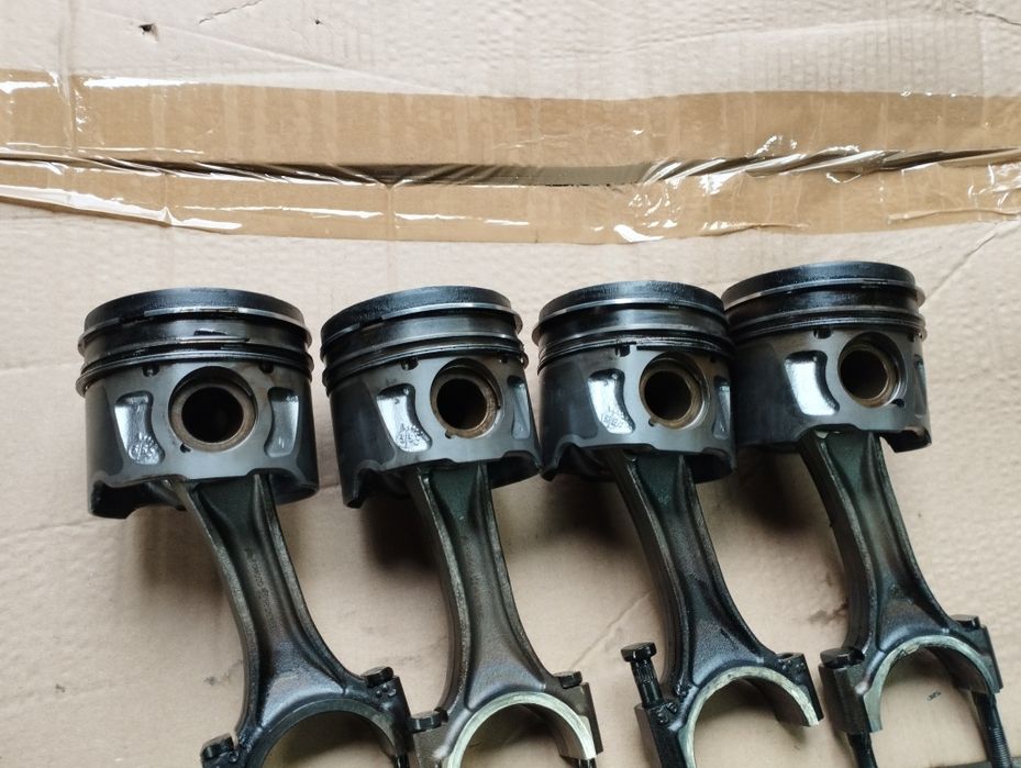 Tłoki silnika RH02 ford Volvo Citroen Peugeot Fiat euro 5