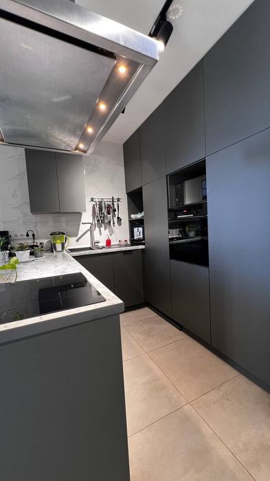 3 спальни, терраса, дорогой ремонт, Таировские сады.Резервн.питание