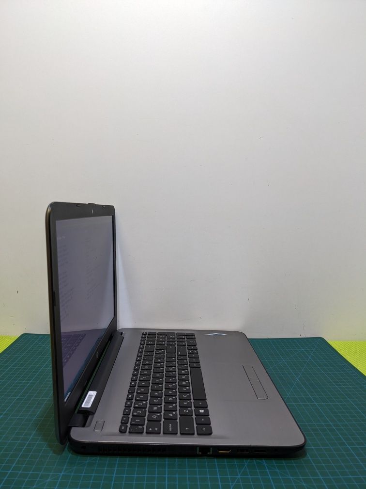 Ноутбук HP 15-ayr087ur 15.6" (Intel N3710/8/240) Новая Батарея! (1)