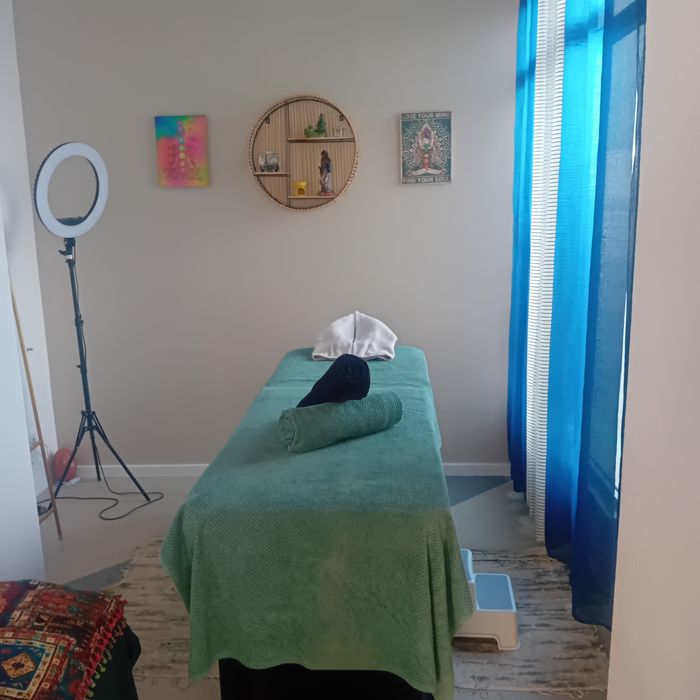 MASSAGEM Relaxante e Terapeutica