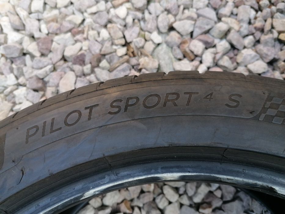 275/40/19 Michelin Pilot Sport 4S