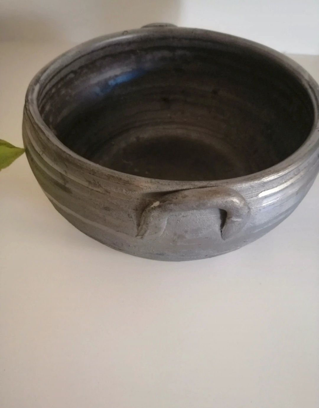 Taça de barro preto