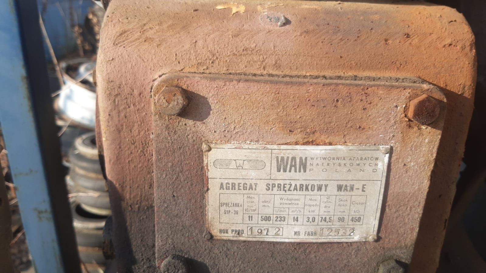 Sprężarka Van 3 kW kompresor 11 barów 233 litry /min.