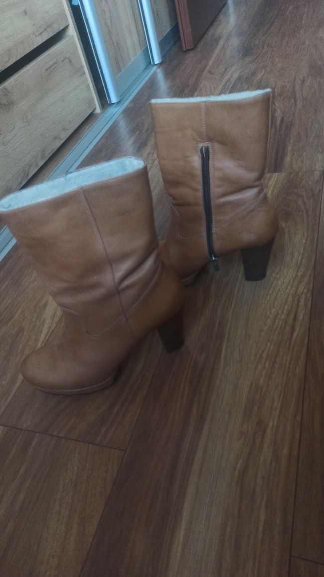 Sprzedam skórzane buty Tylko 38 camel