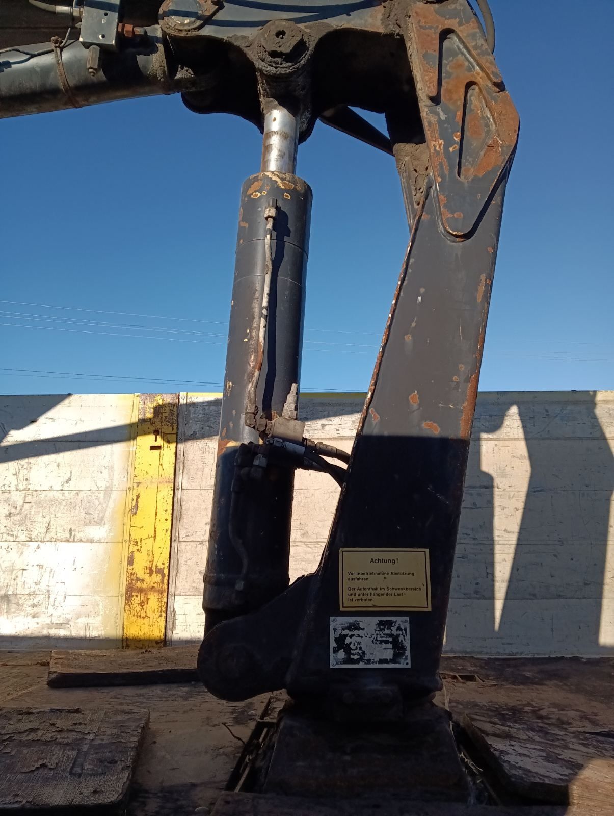 Продам тягач з напівпричіпом