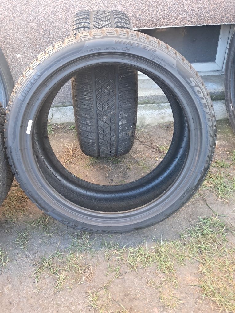 235/40 R18 95V M+S - Pirelli Sottozero 3 Winter - 40tydz2020 ~7,5mm -