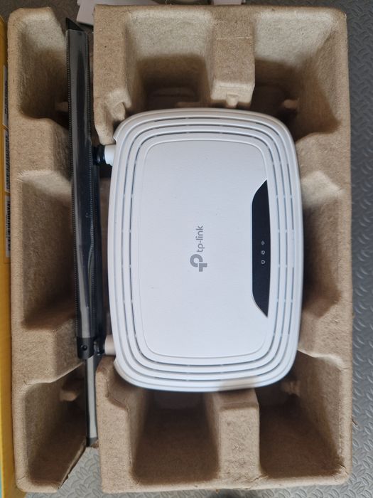 Router Wireless TP-Link N300 TL-WR841 - 3 meses uso