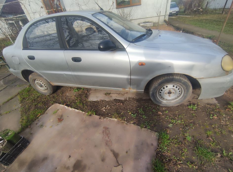 Автомобіль Daewoo Sens