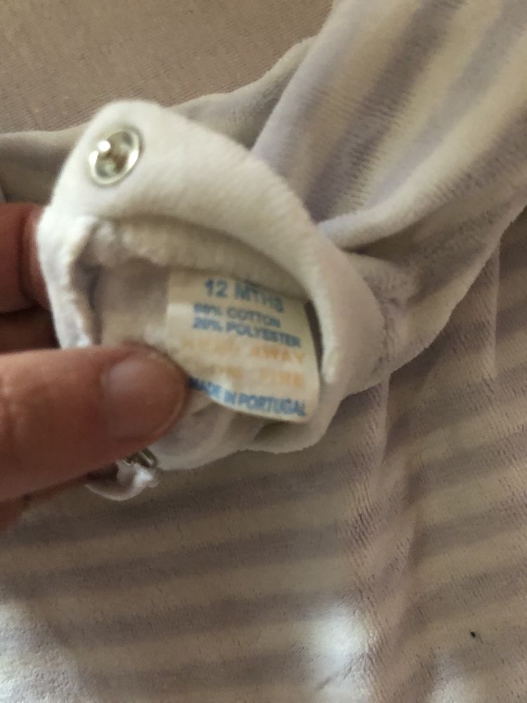 Conjunto de roupa de bebé