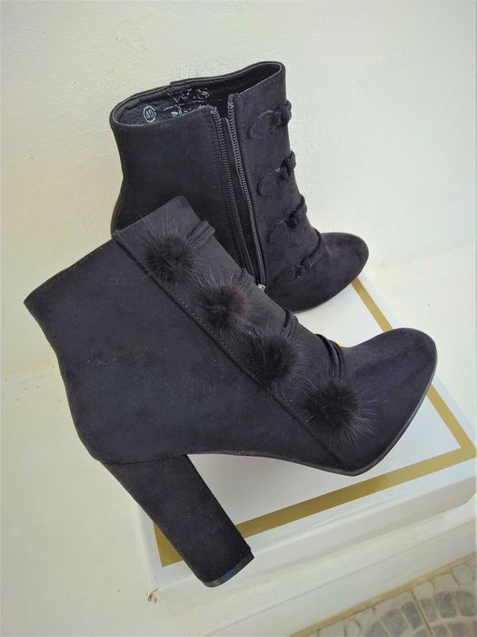 Botas pretas, elegantes - Número 40 - Novas!