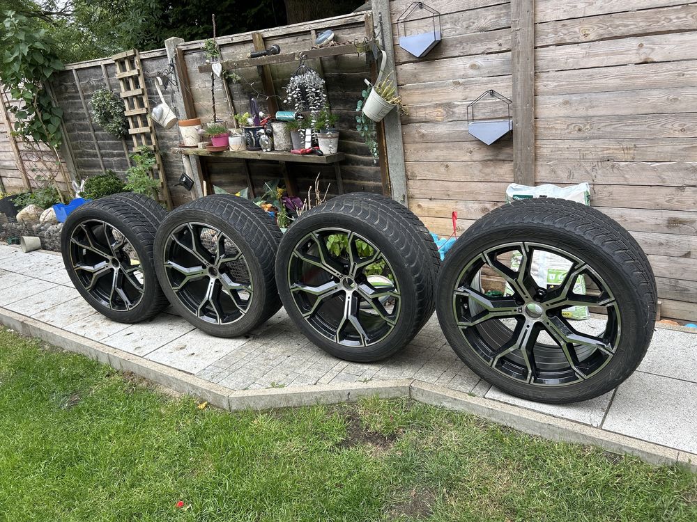 BMW x5 Felgi z oponami zimowymi