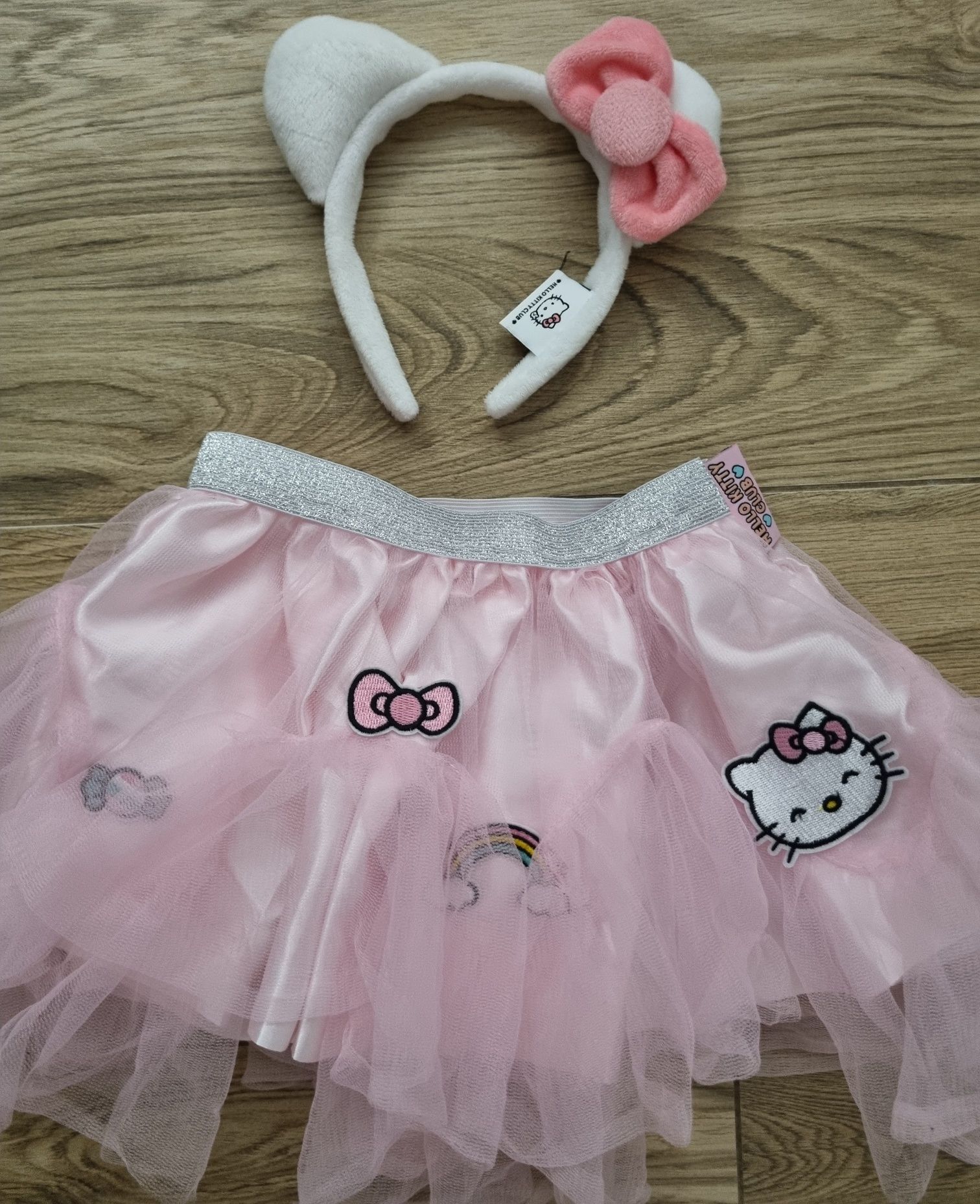 2 x Spódniczka tiul i opaska Hello Kitty / Sinsay / Bliźniaczki
- Płyn
