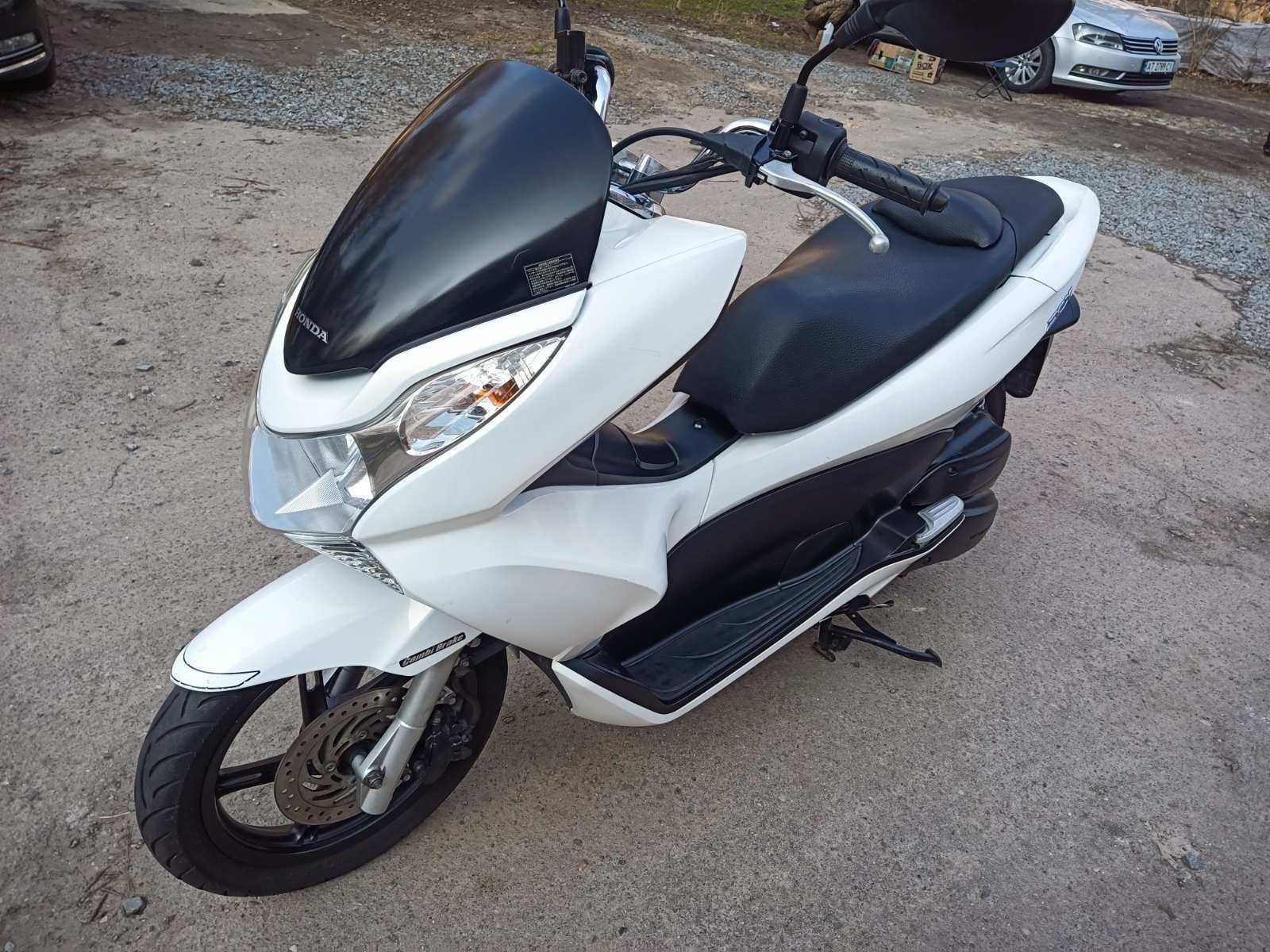 Honda PCX 125 скутер