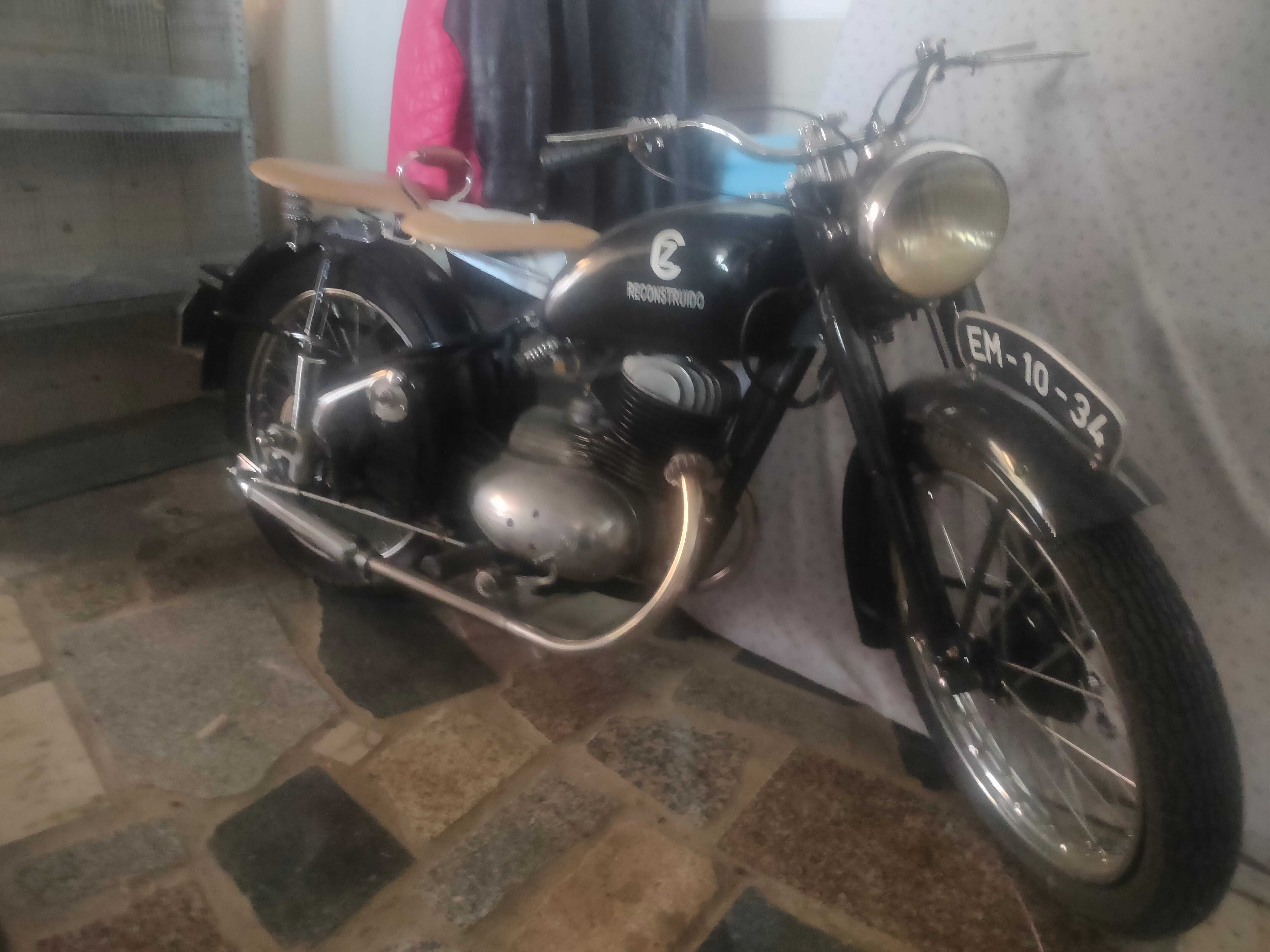 Mota CZ 1951 Clássico