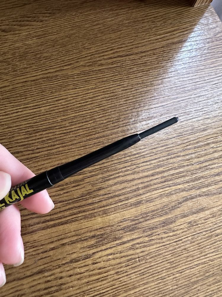 Чорний олівець для стрілок