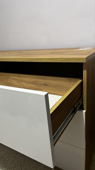 Продам комод на шість ящиків